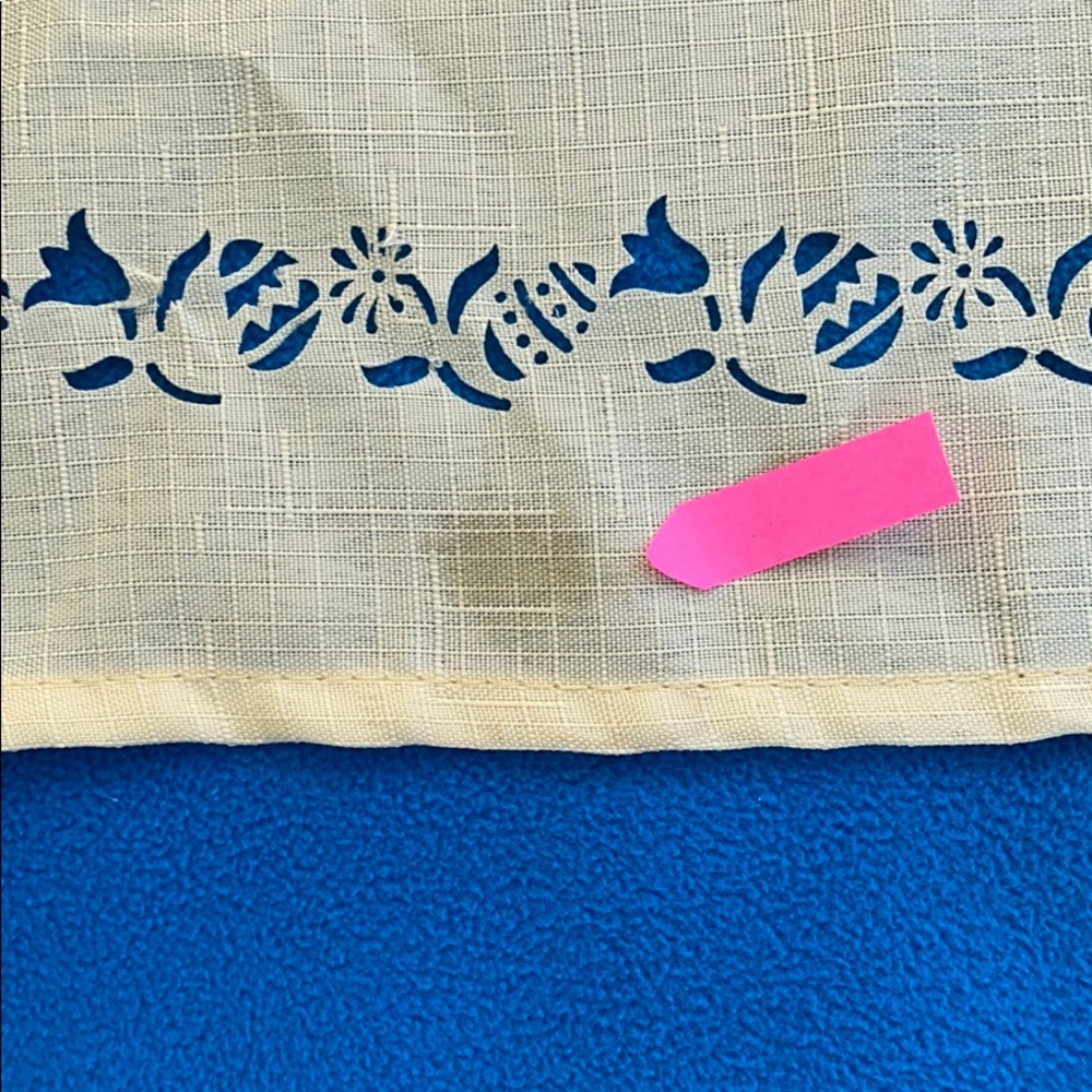 Tablecloth Spring Laser Like/Cut Design 58” x 81” - Picture 5 of 5